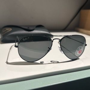 Ray-Ban 3025 Polarized Large Aviator Black Sunglasses